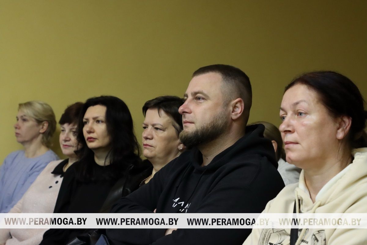 Хотите решить вопрос — задайте его напрямую: Анатолий Завацкий встретился с коллективом Вилейского производственного участка Минского молочного завода №1 Хотите решить вопрос — задайте его напрямую: Анатолий Завацкий встретился с коллективом Вилейского производственного участка Минского молочного завода №1